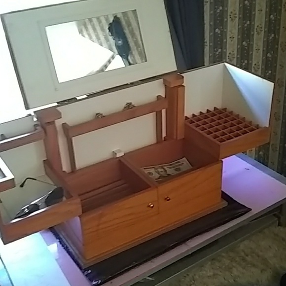 Jewelry box - Picture 1 of 2